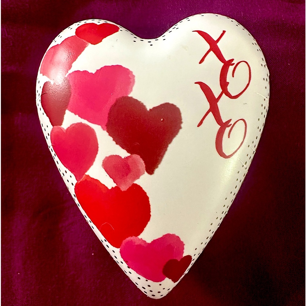 DEMDACO Heart keeper for rings, earrings and keepsakes. 3.5” top to bottom